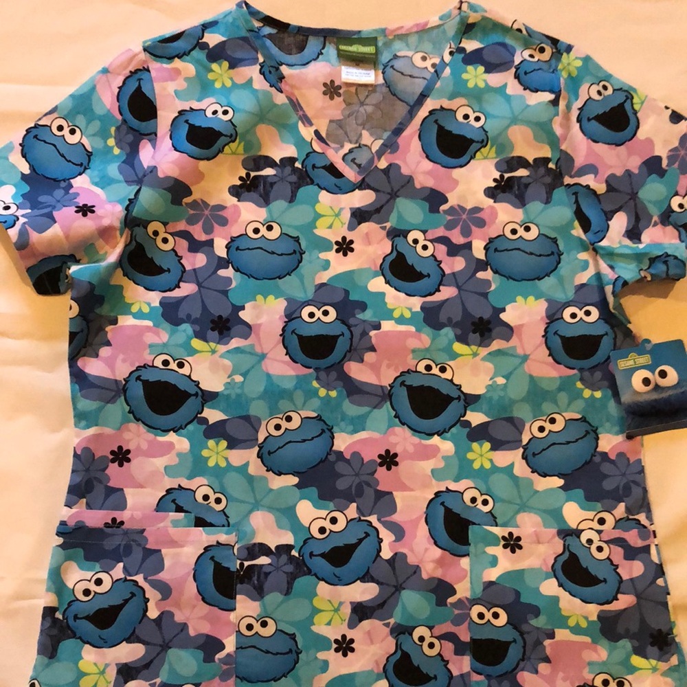Scrub top Cookie Monster womens new size M cotton Sesame Street short sleeves